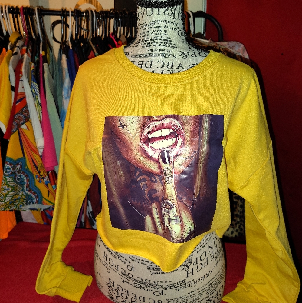 Half cut sweatshirt